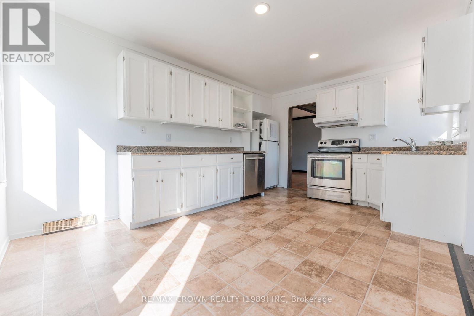 40 BOWMAN AVENUE - Image 10