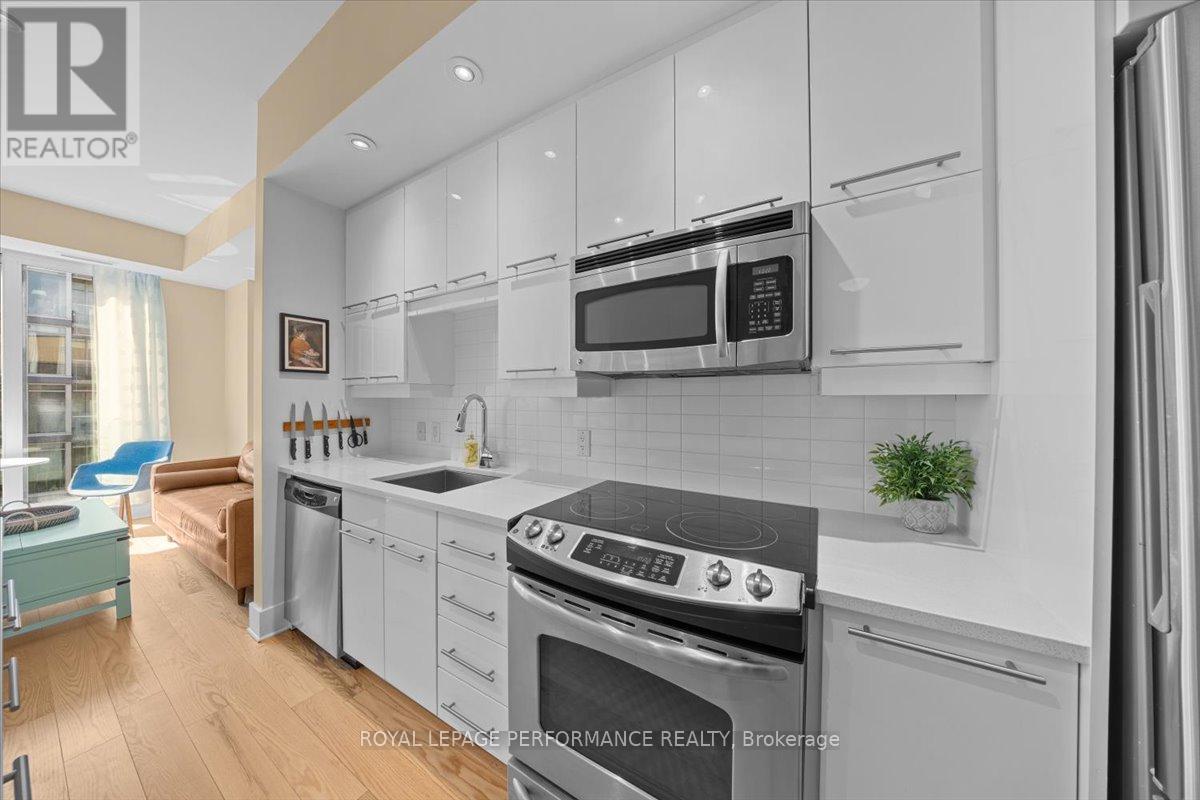 616 - 101 Richmond Road