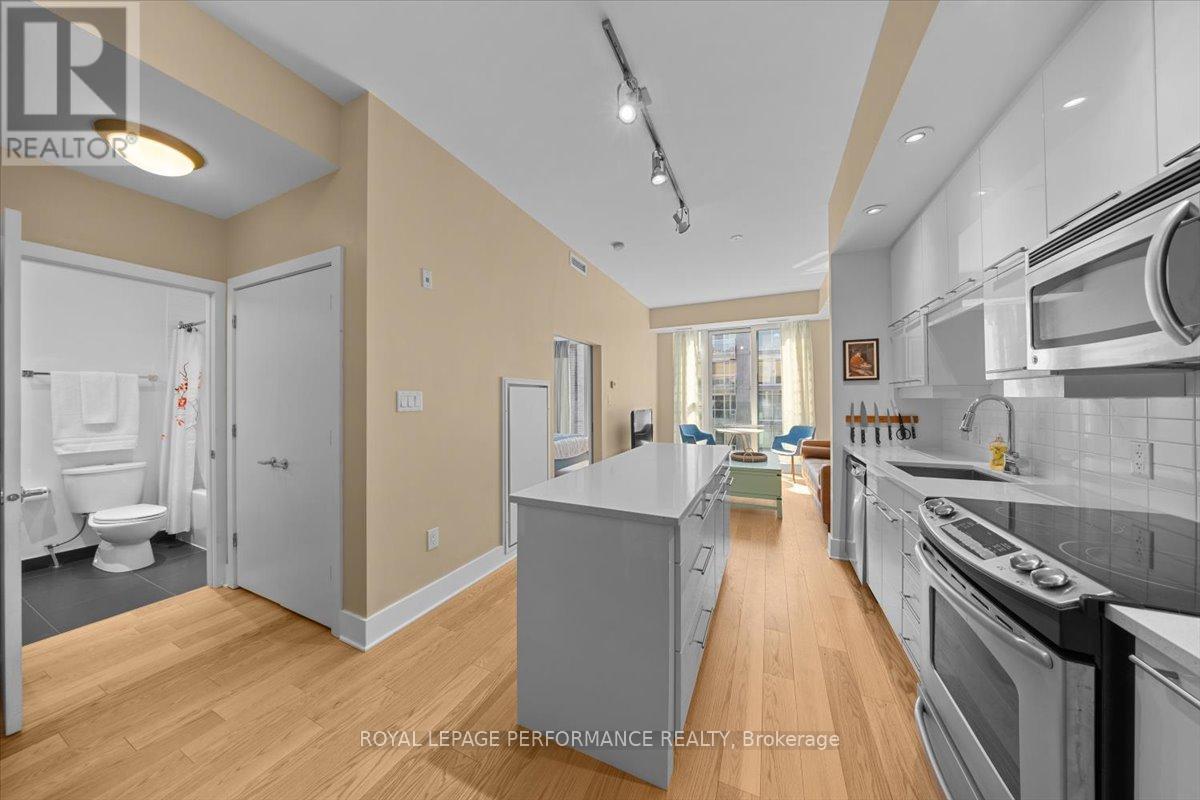 616 - 101 Richmond Road