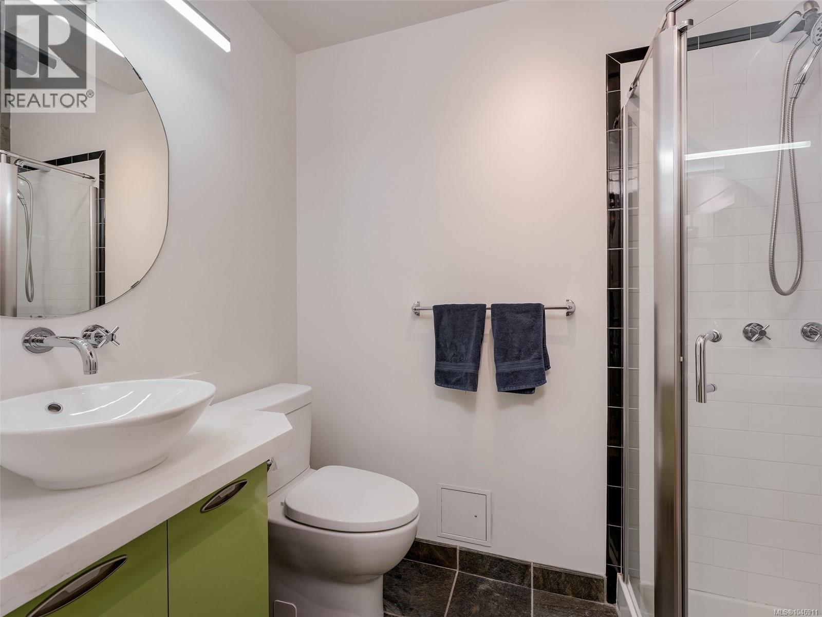 #103 21 Erie St - Image 17