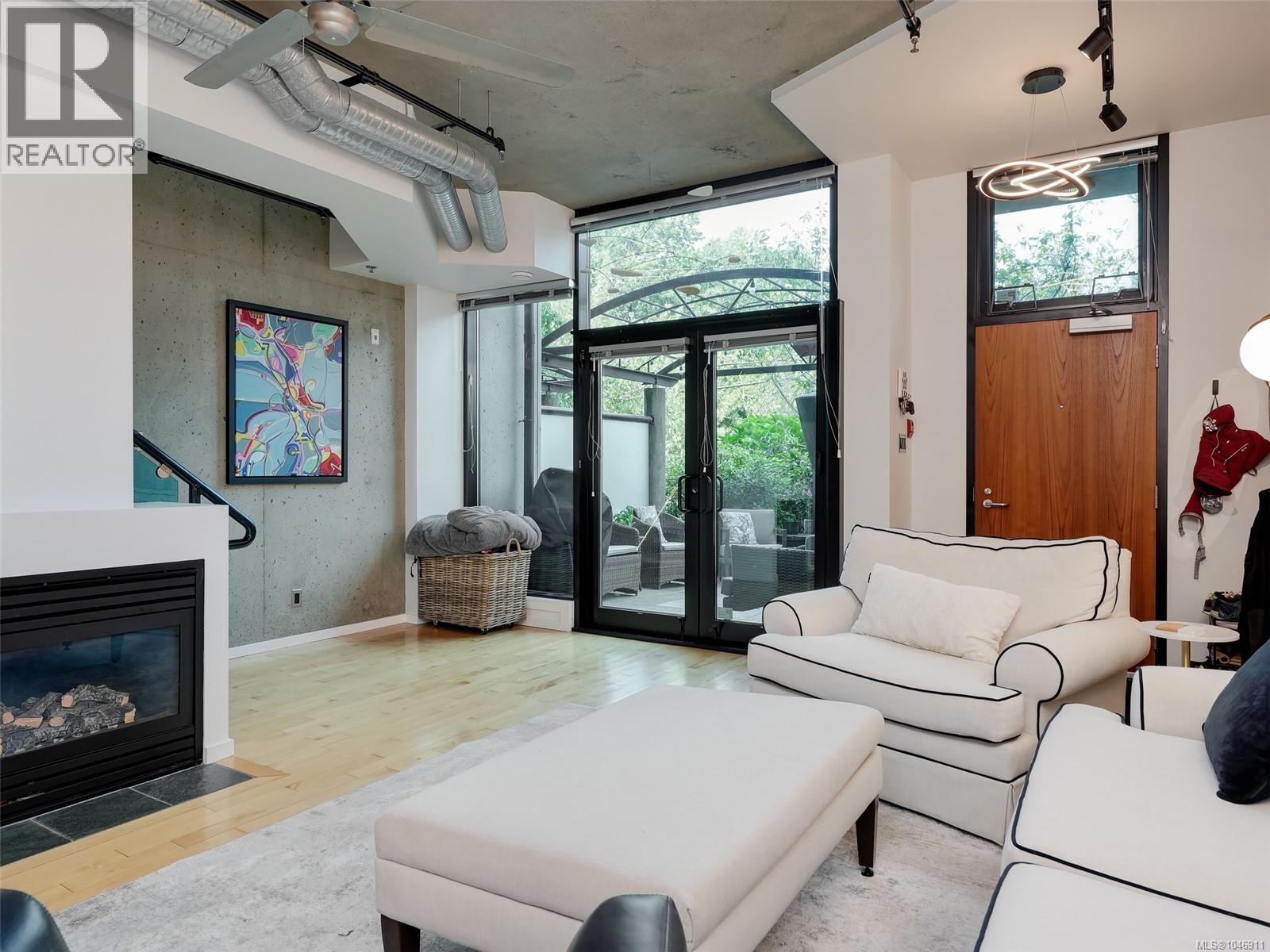 #103 21 Erie St - 4
