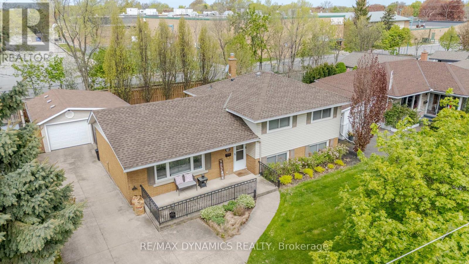 87 ROCHELLE DRIVE - 33