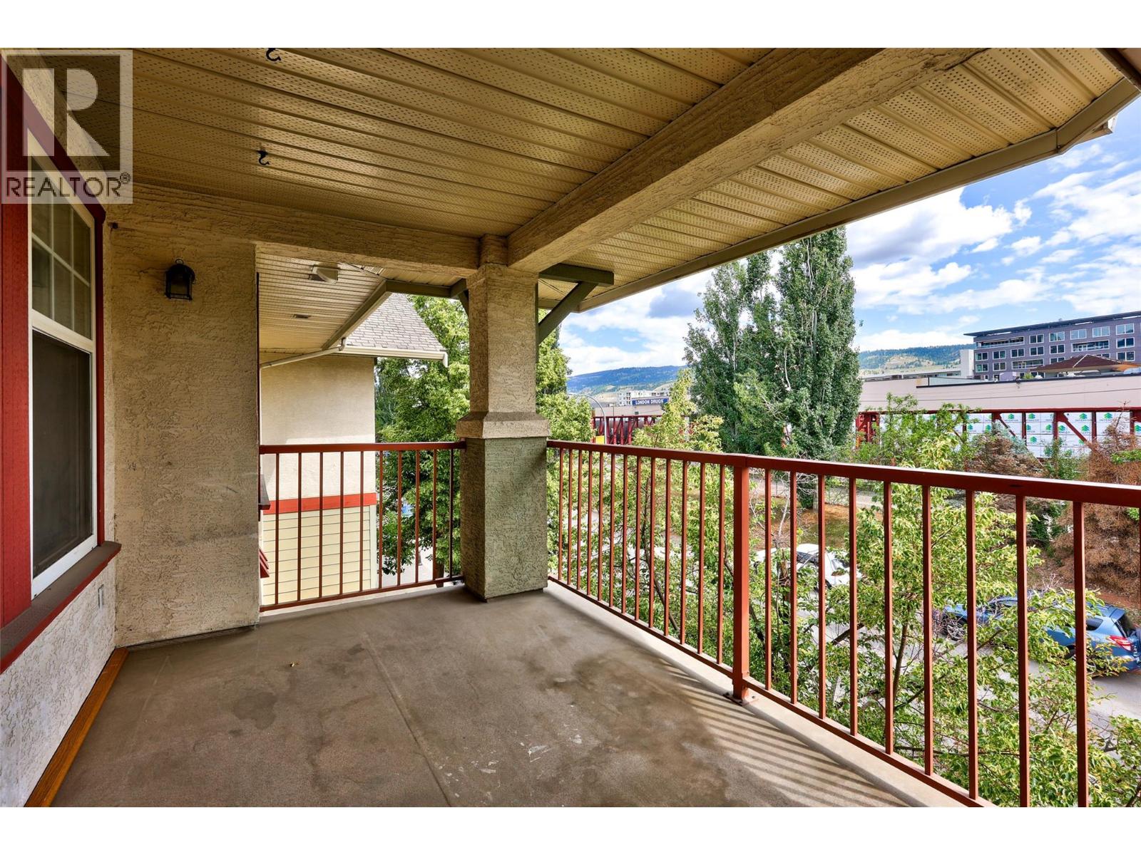 #301 490 LORNE Street - 6