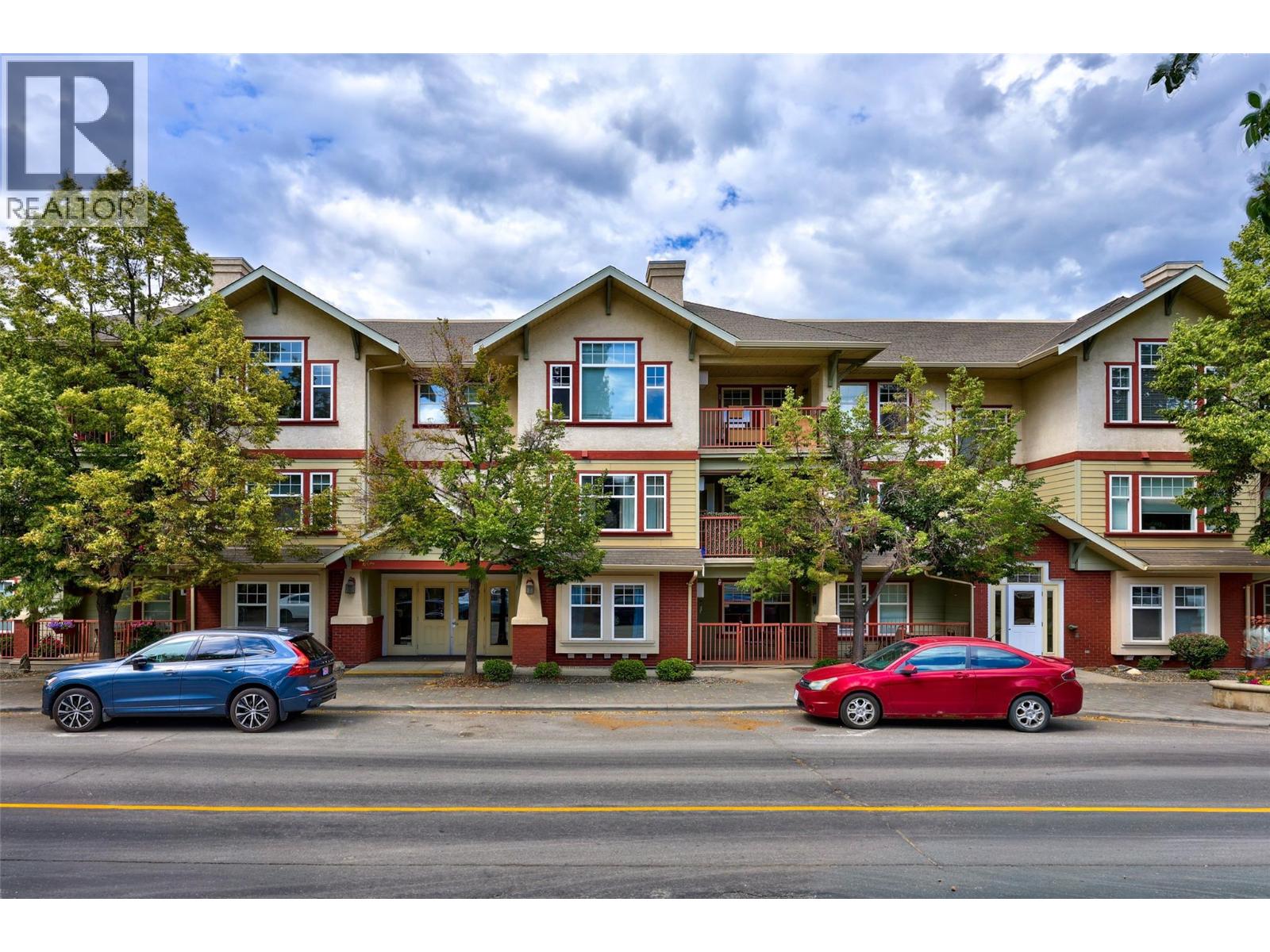 #301 490 LORNE Street - 2