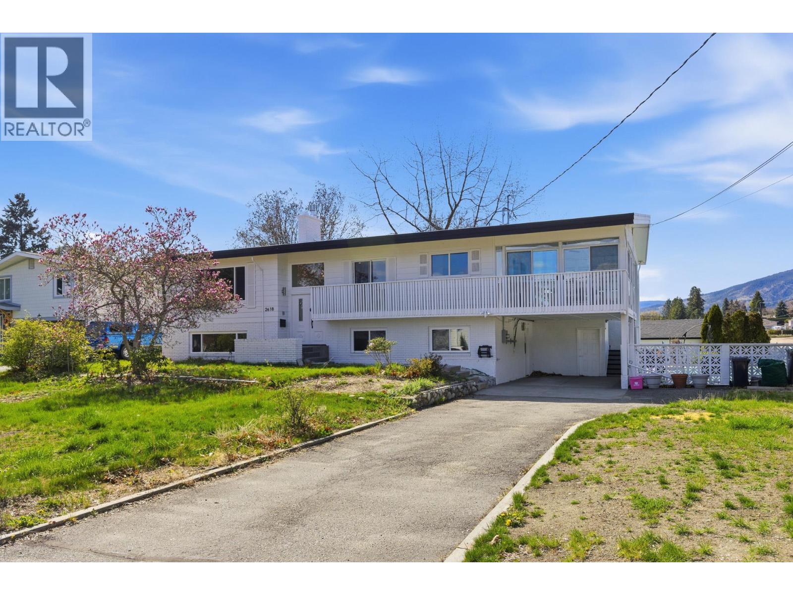 2618 Thacker Drive, West Kelowna