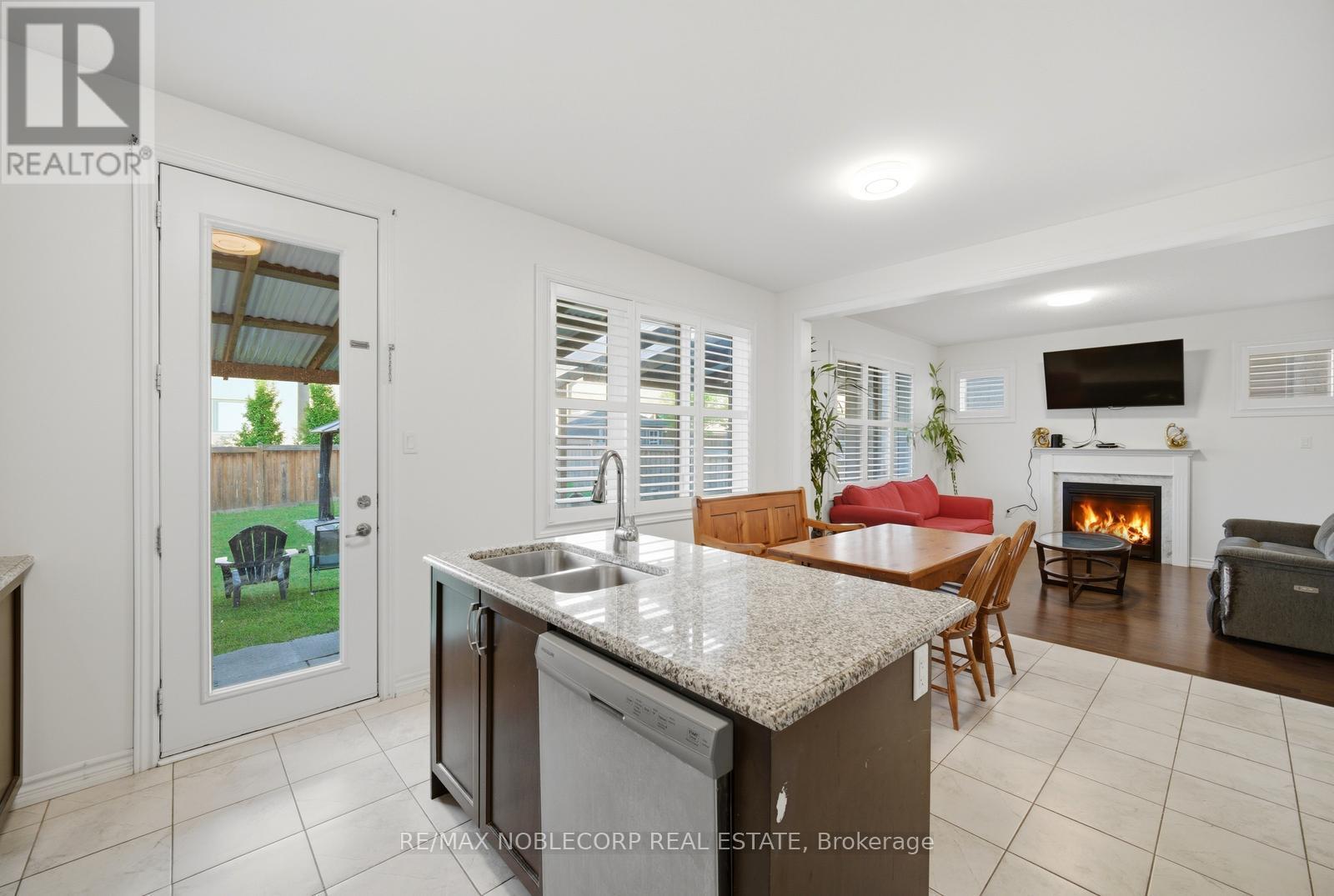 15 GOULD CRESCENT - Image 18