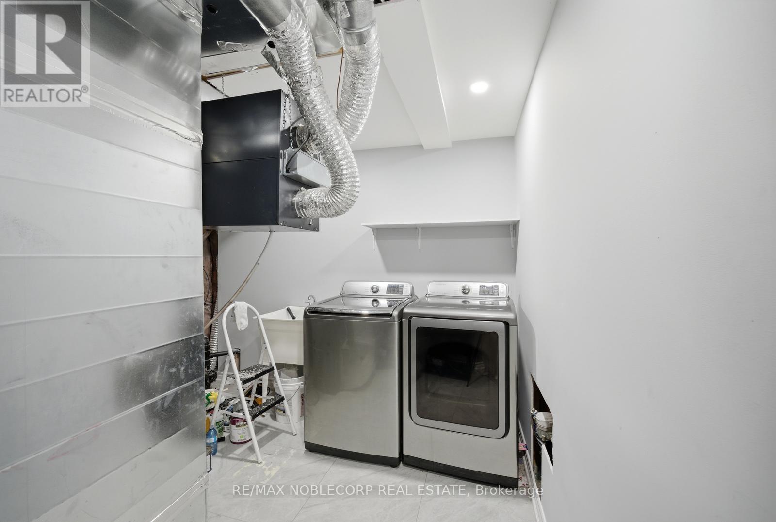 15 GOULD CRESCENT - 34