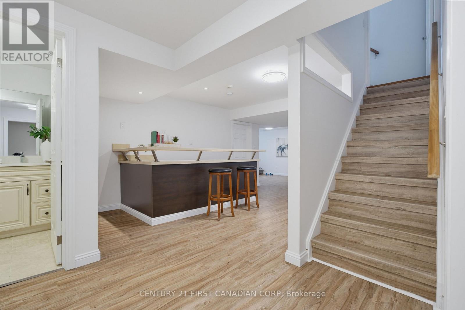 149 SKYLINE AVENUE - Image 34