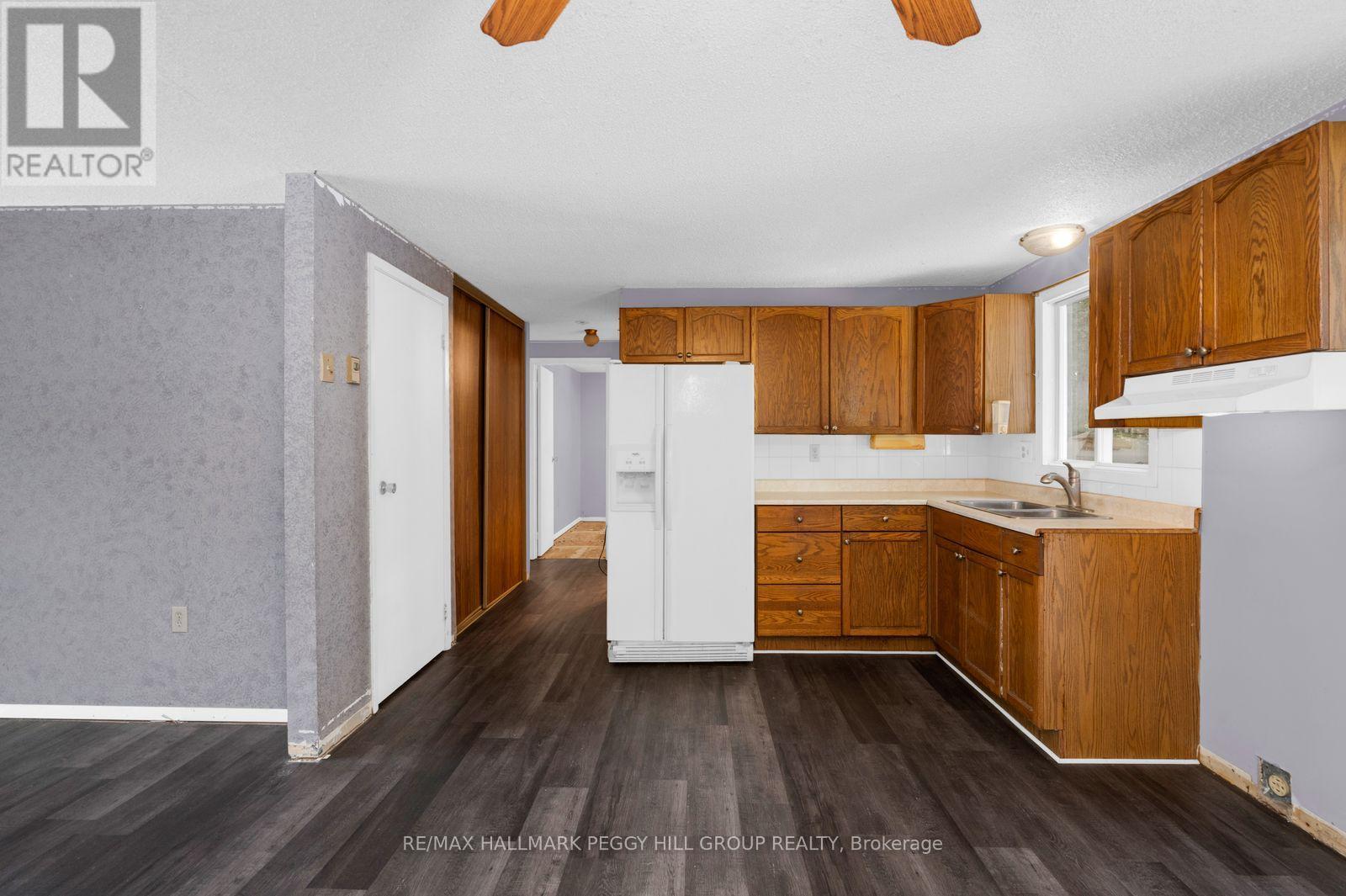 857 BIRCHWOOD DRIVE - Image 4