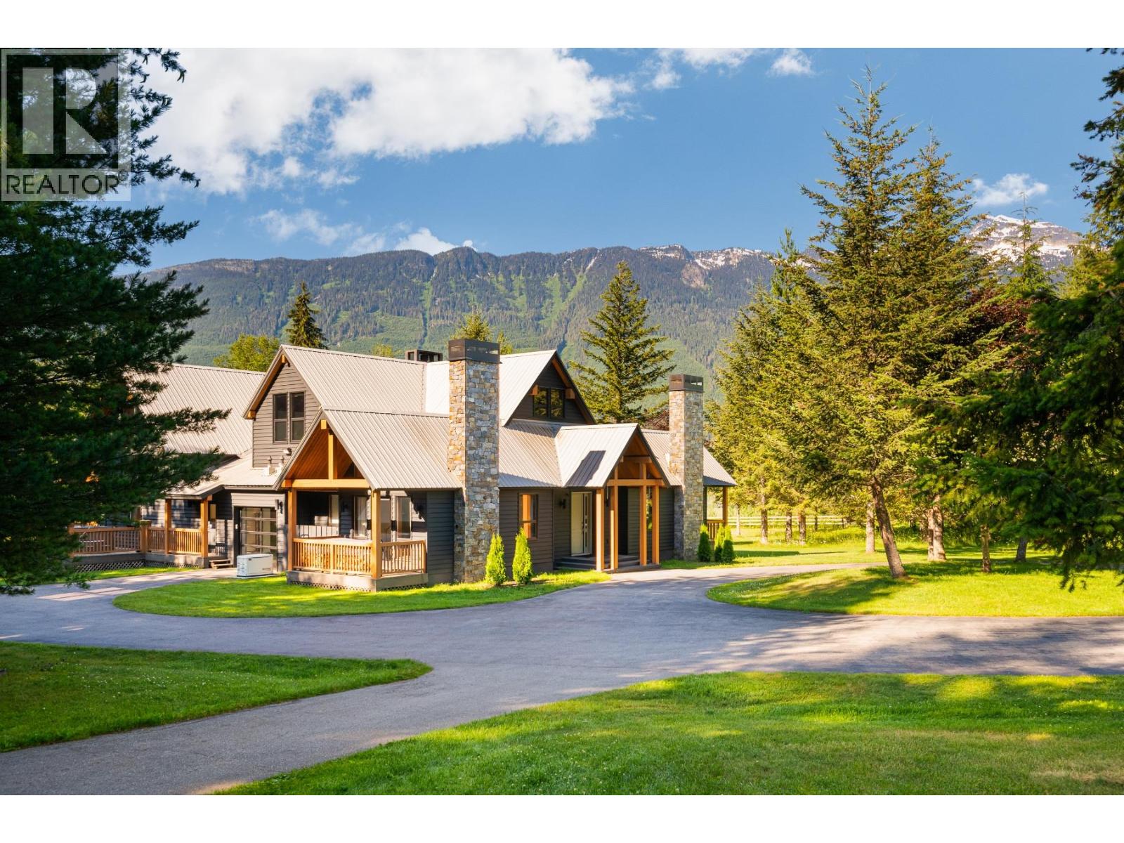 4785 Airport Way, Revelstoke