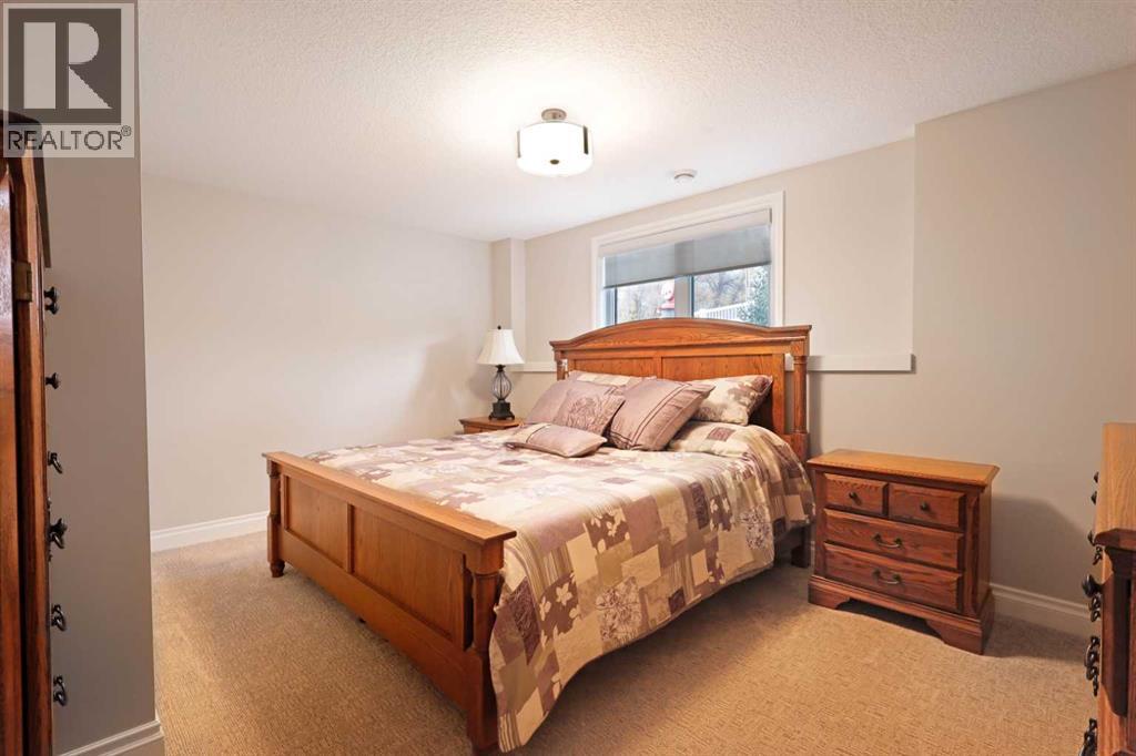 911 2 Avenue West - Photo 38