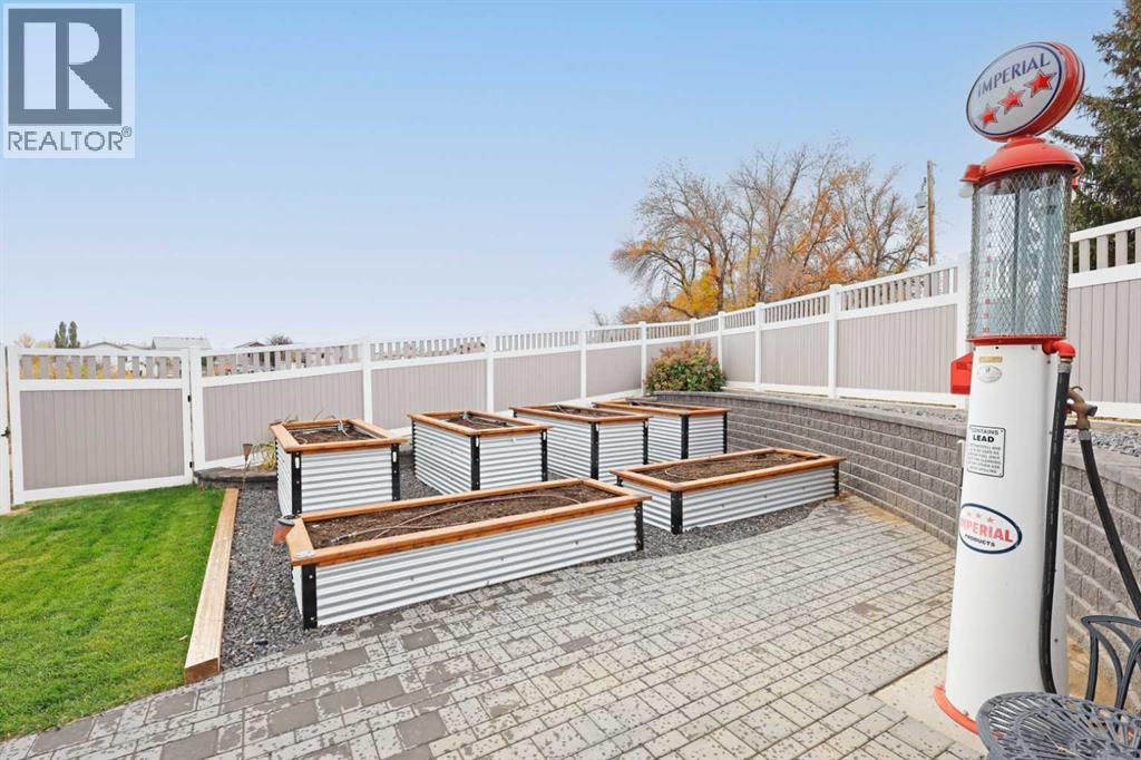 911 2 Avenue West - Photo 48