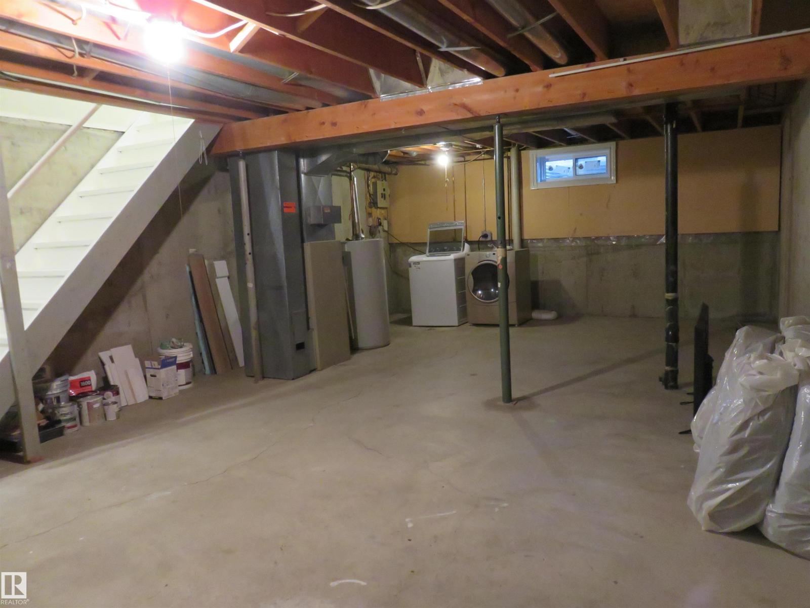 8065 178 ST NW - Image 33