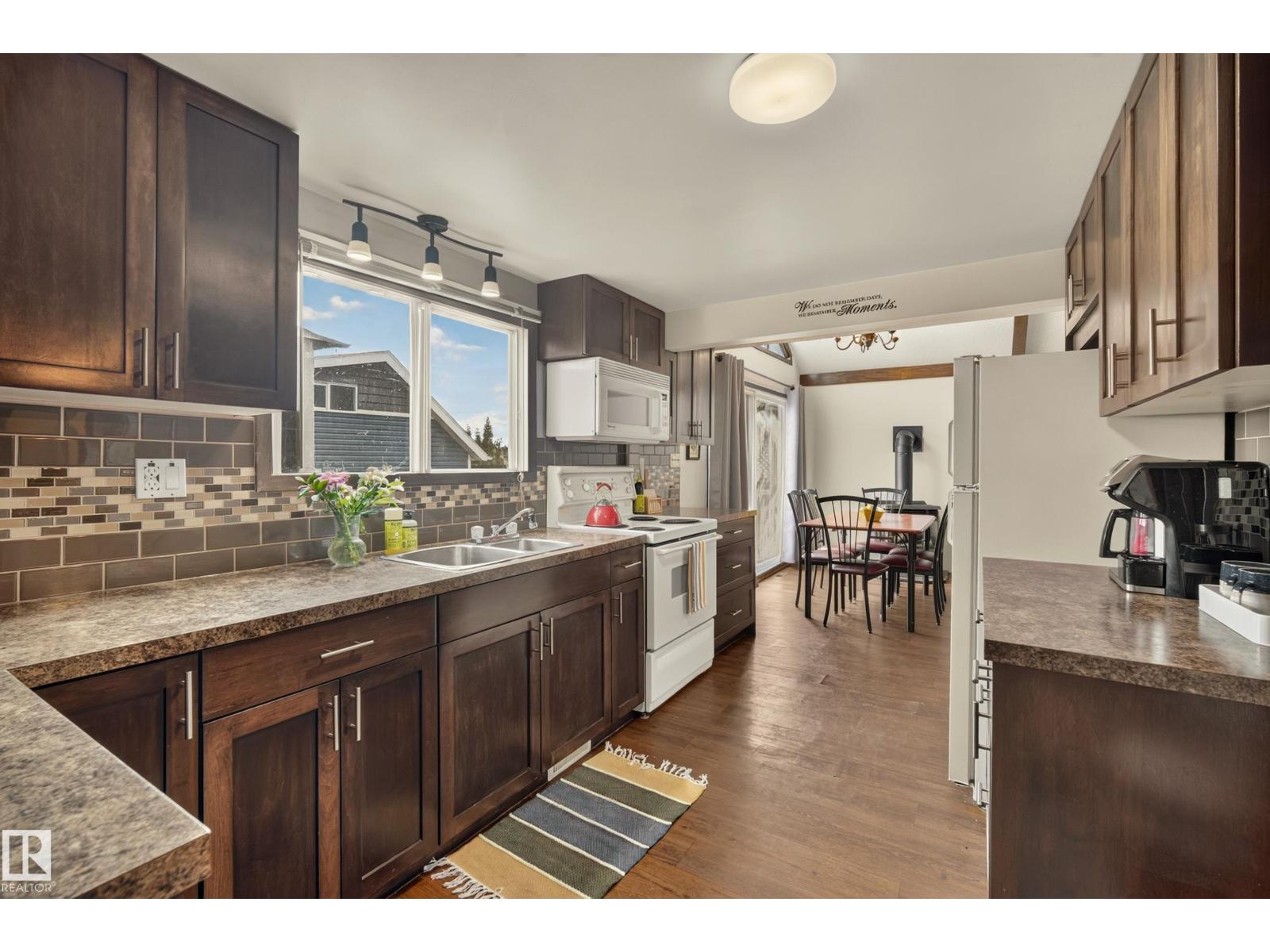 264 Beach AV - 13