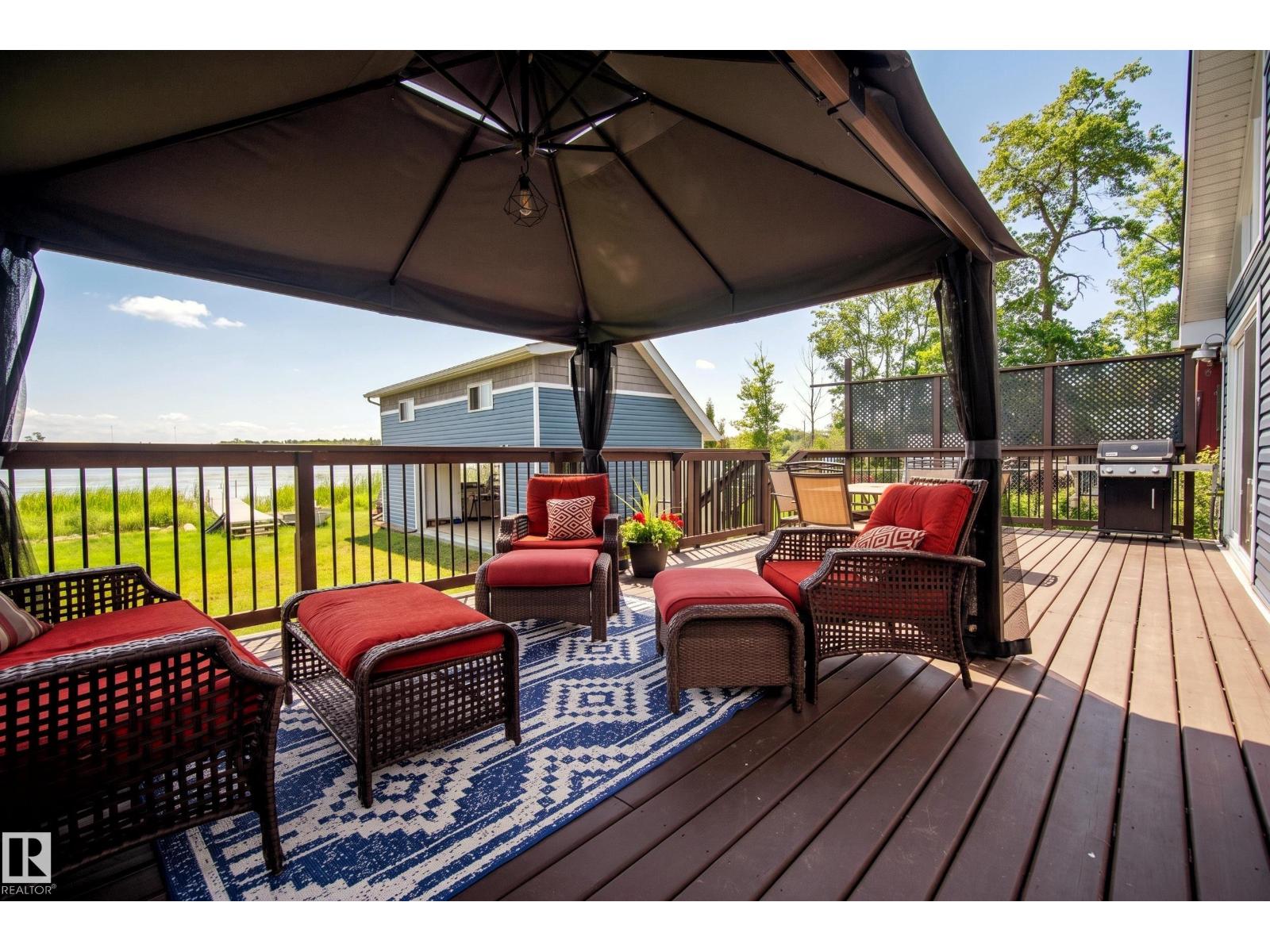 264 Beach AV - 35