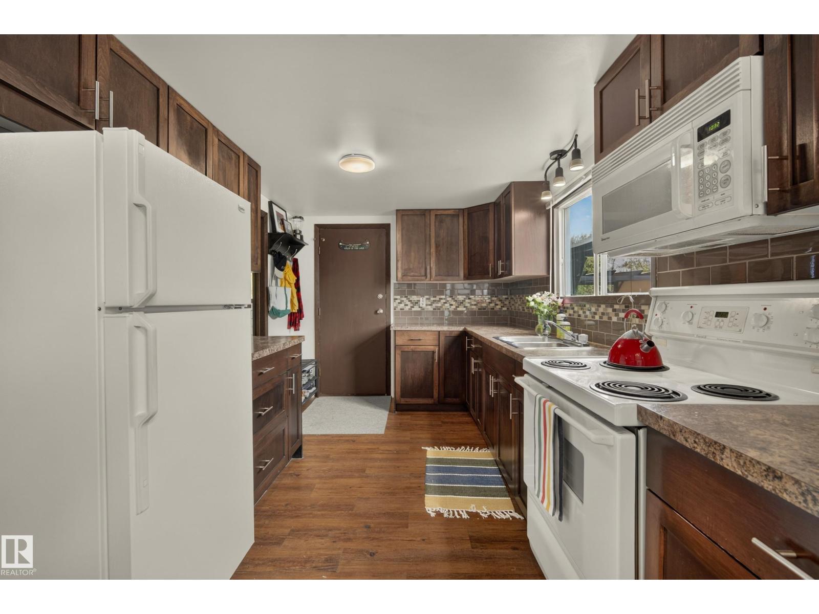 264 Beach Avenue - Photo 9