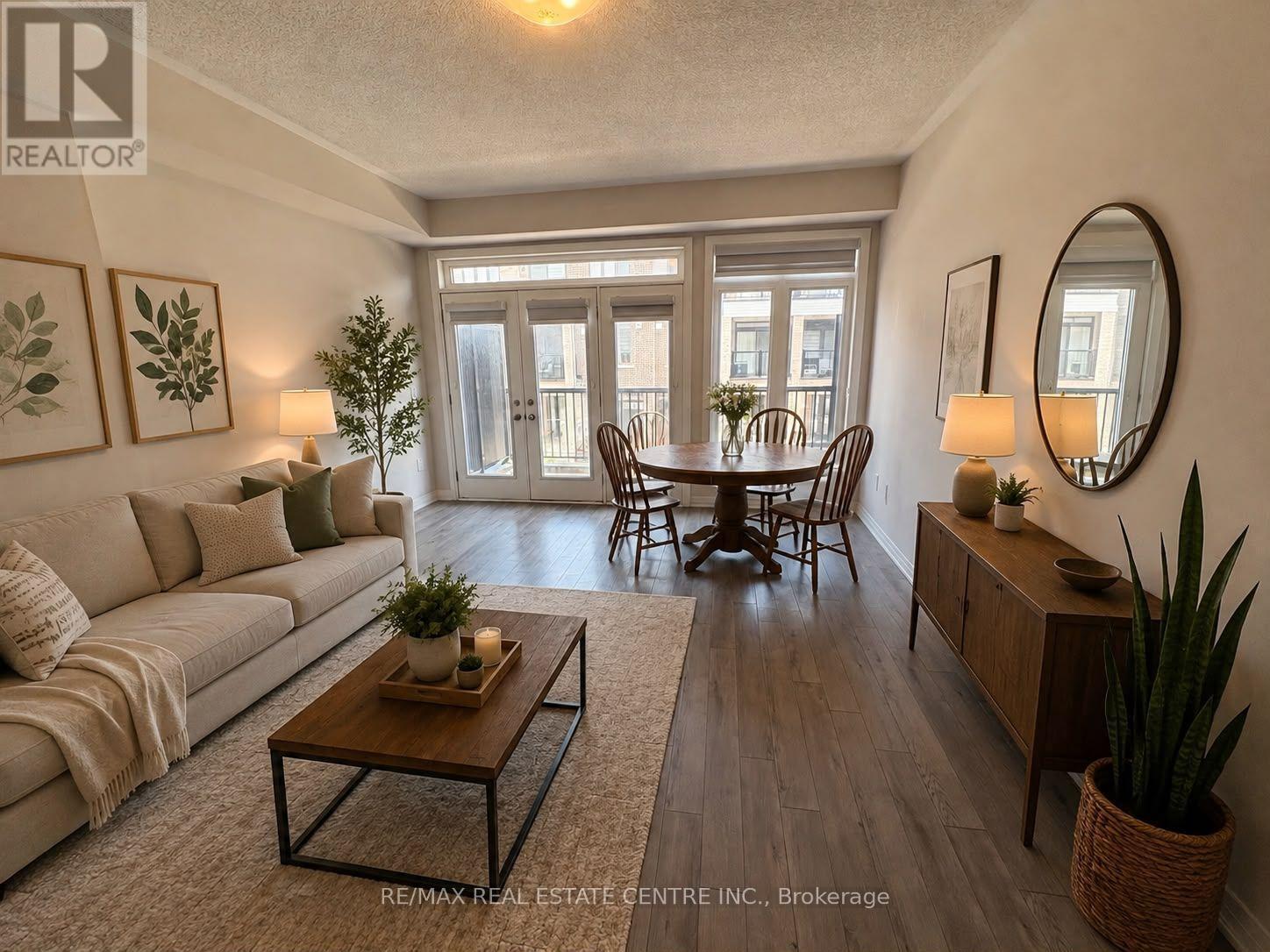 #304 585 COLBORNE STREET E - 2