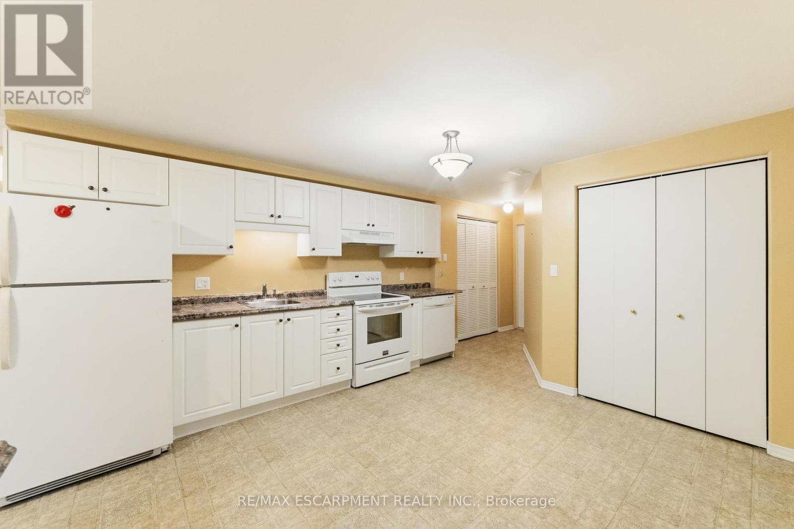 296 AUTUMN CRESCENT - Image 35