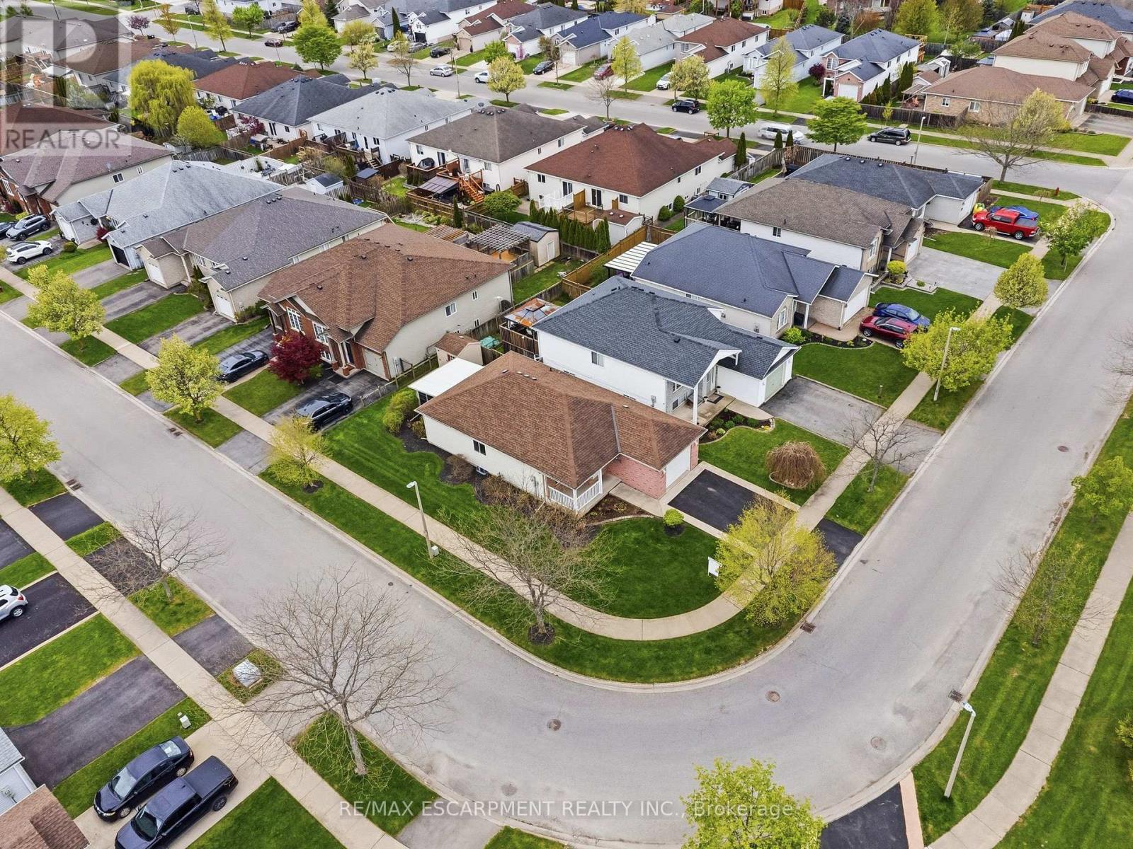 296 AUTUMN CRESCENT - 50