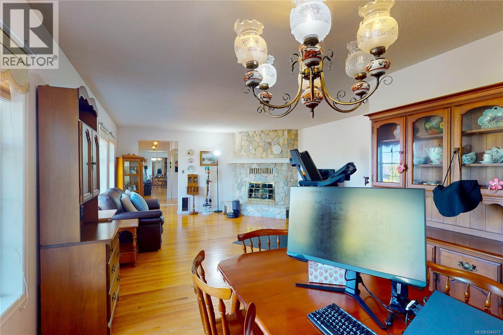 4878 Sea Ridge Dr - Image 13