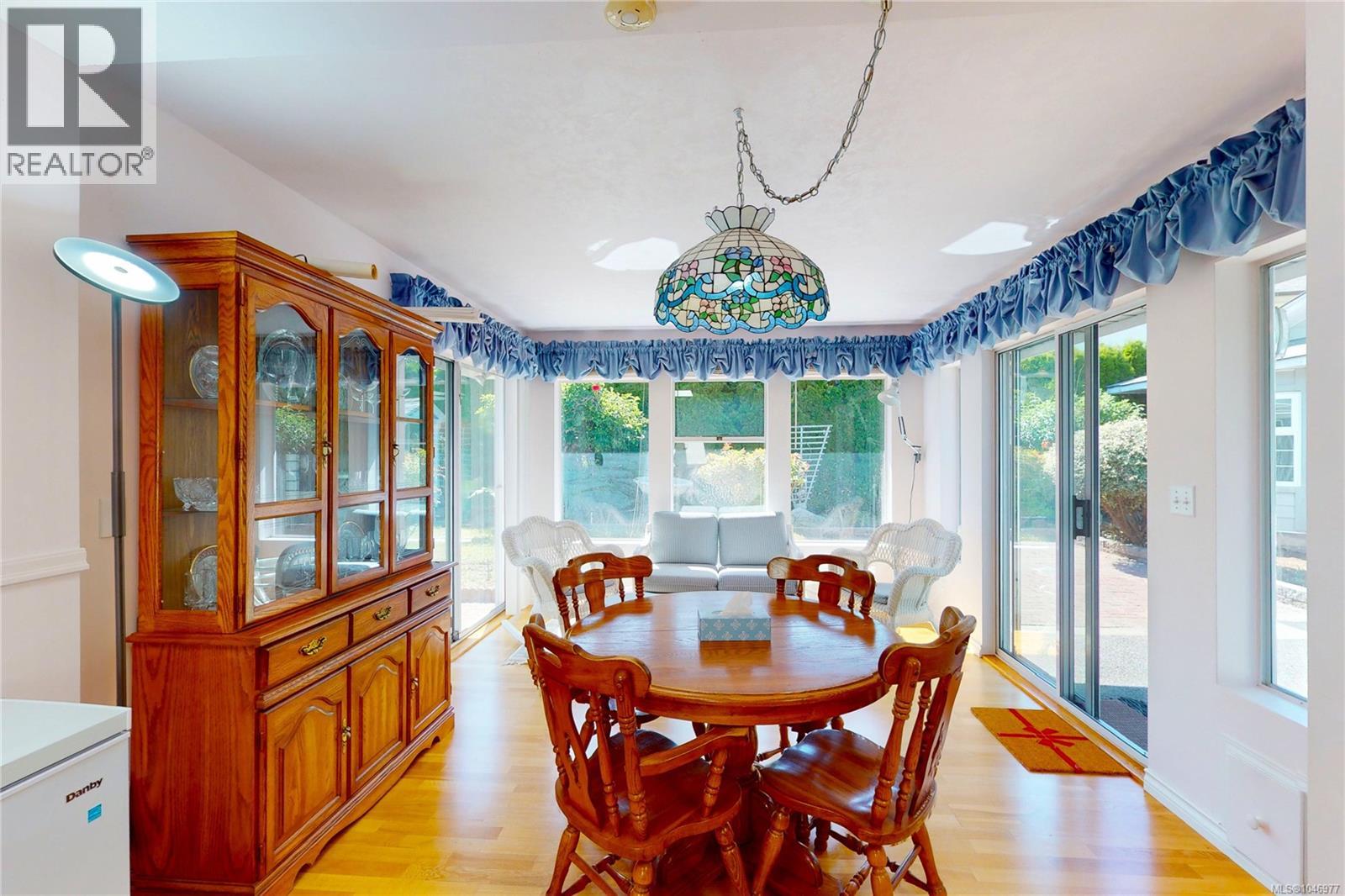 4878 Sea Ridge Dr - Image 3