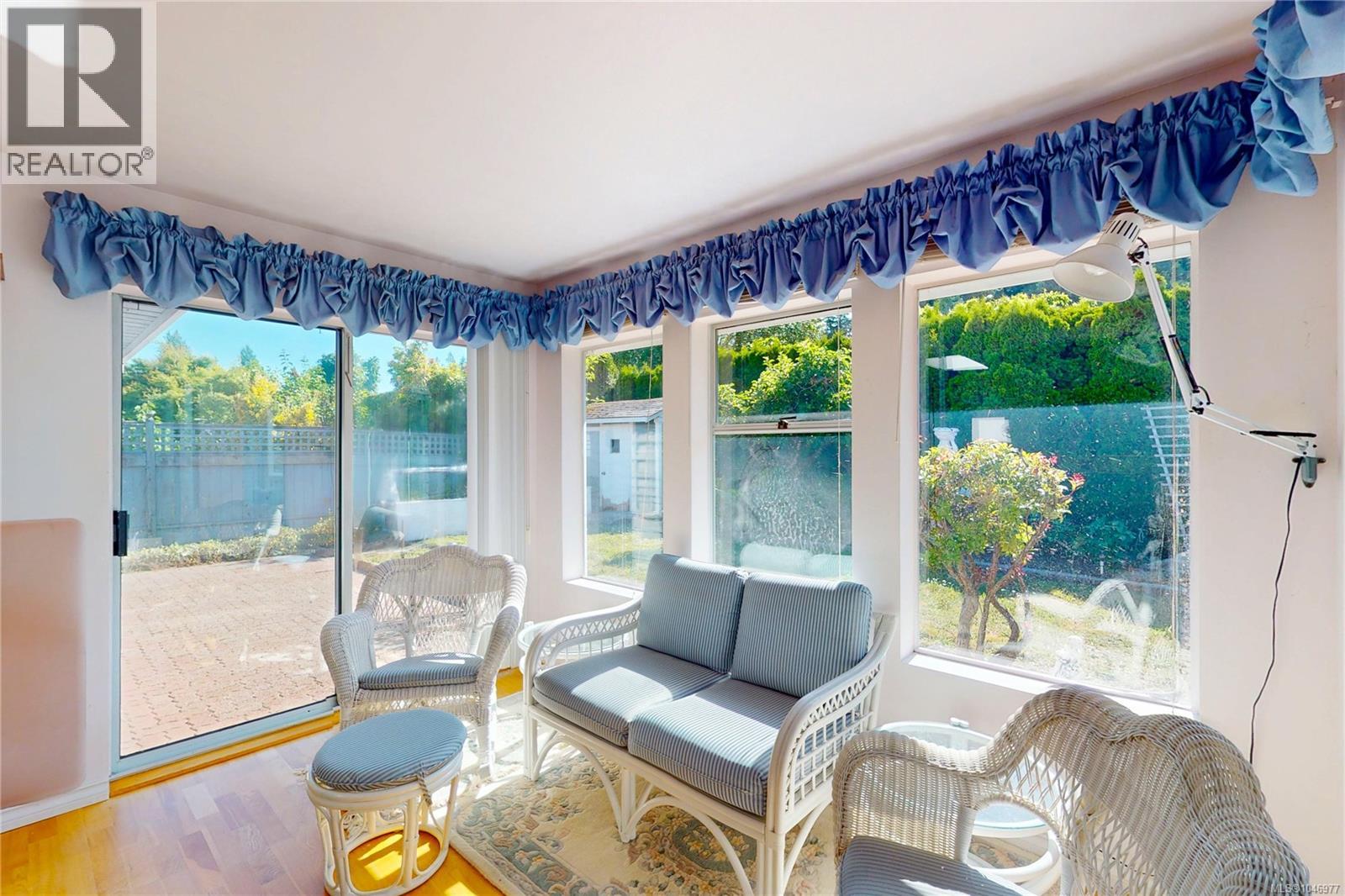 4878 Sea Ridge Dr - Image 7