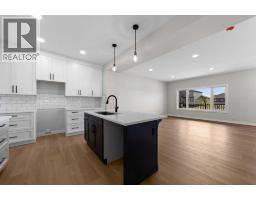 4pc Bathroom - 6336 26 Avenue, Camrose, AB T4V5J6 Photo 9