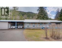 Living room - 630 Enderby Mabel Lake Road, Enderby, BC V4Y4K4 Photo 9