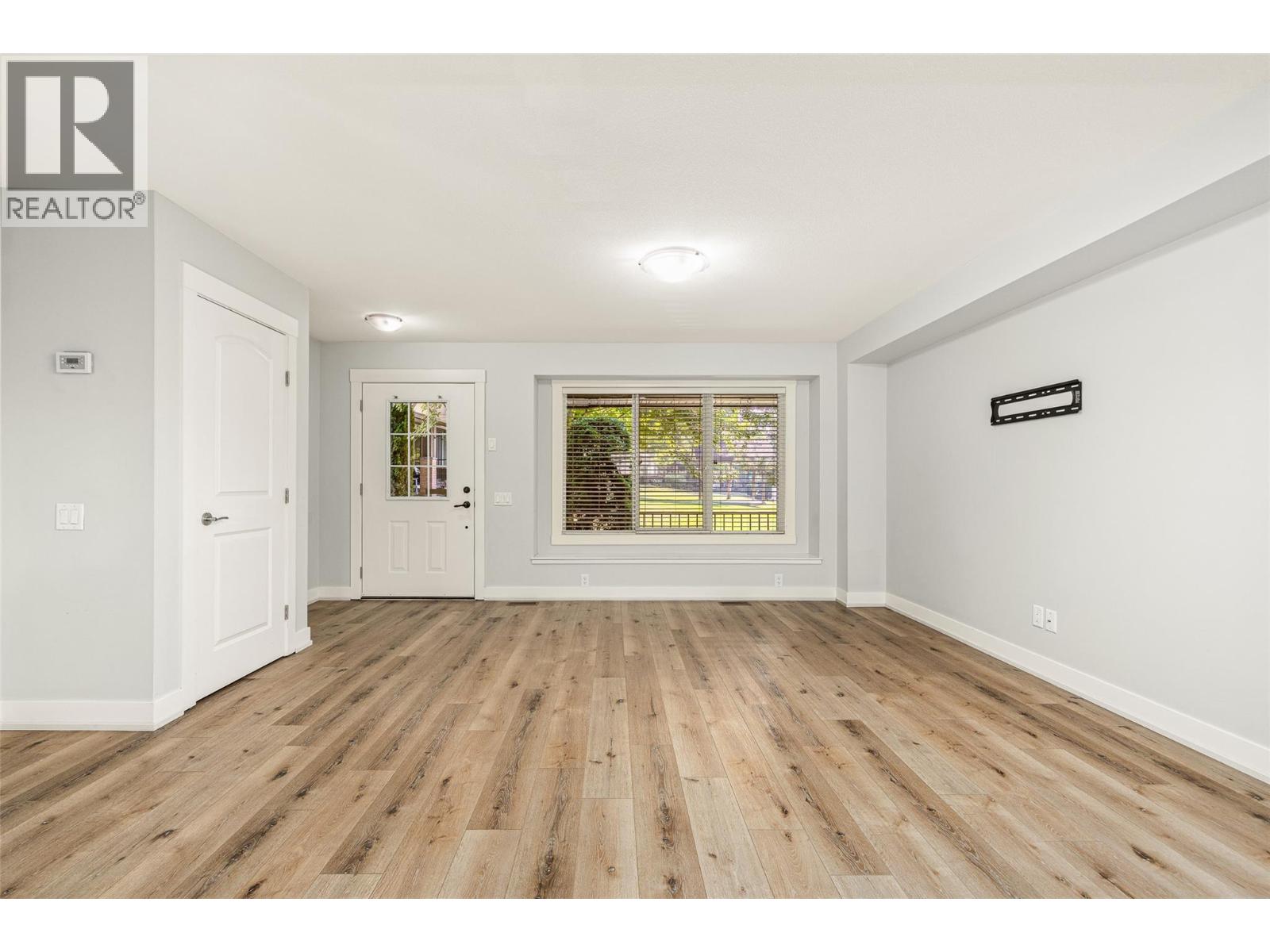 #105 1651 Lynrick Road - 8