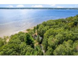 108 Ch. F, L Isle Aux Allumettes, QC J0X1M0 Photo 23