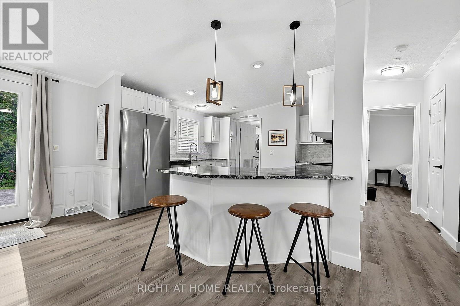 8168 LAIDLAW AVENUE - Image 41