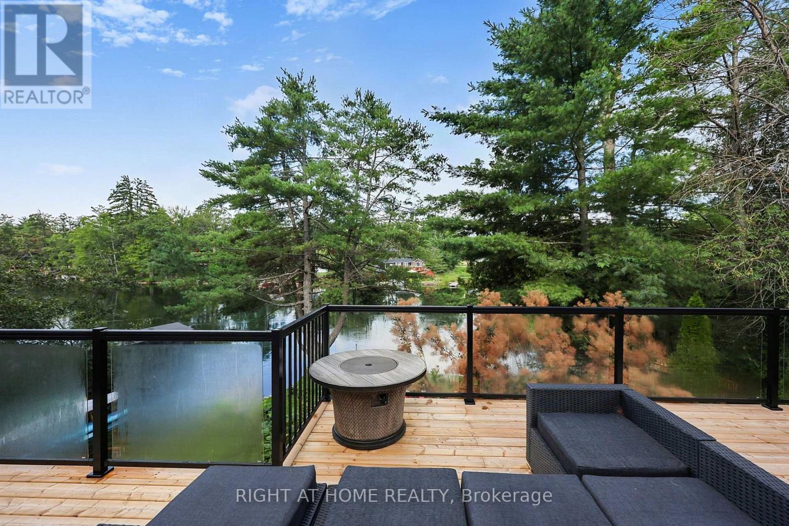 8168 LAIDLAW AVENUE - 21