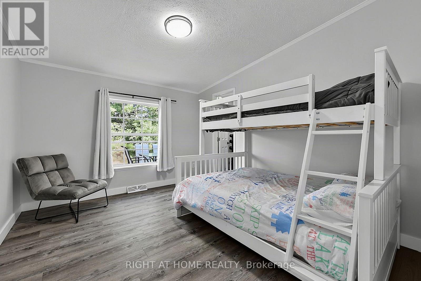 8168 LAIDLAW AVENUE - Image 17