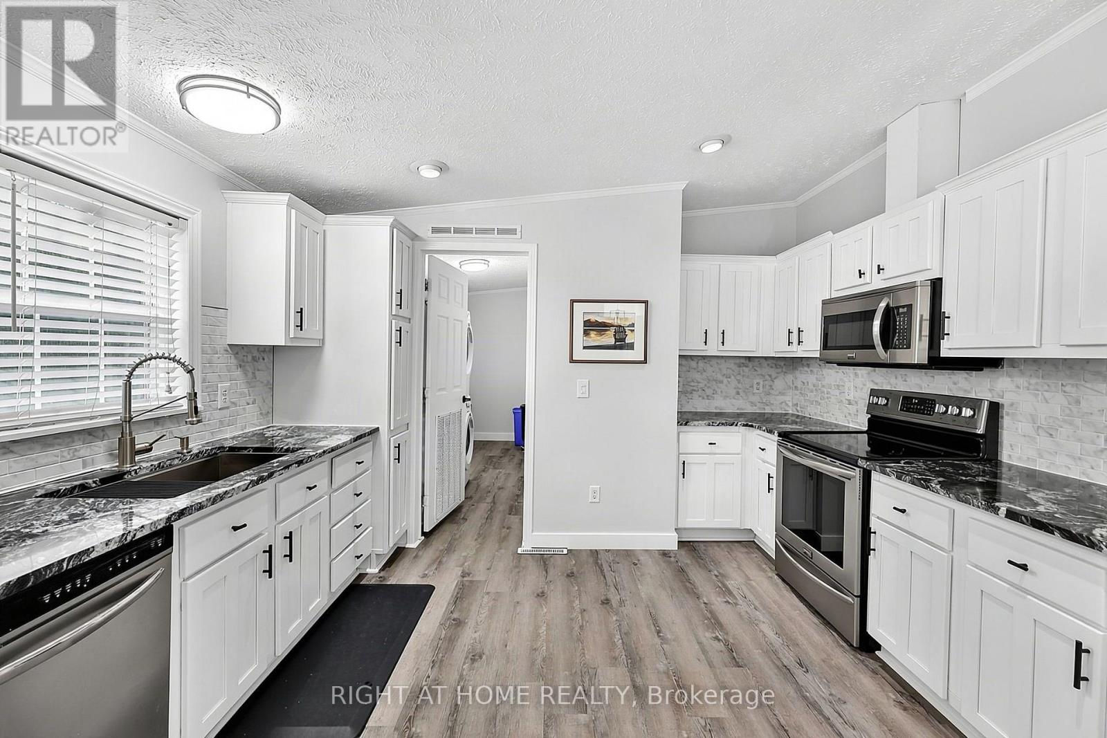 8168 LAIDLAW AVENUE - Image 43