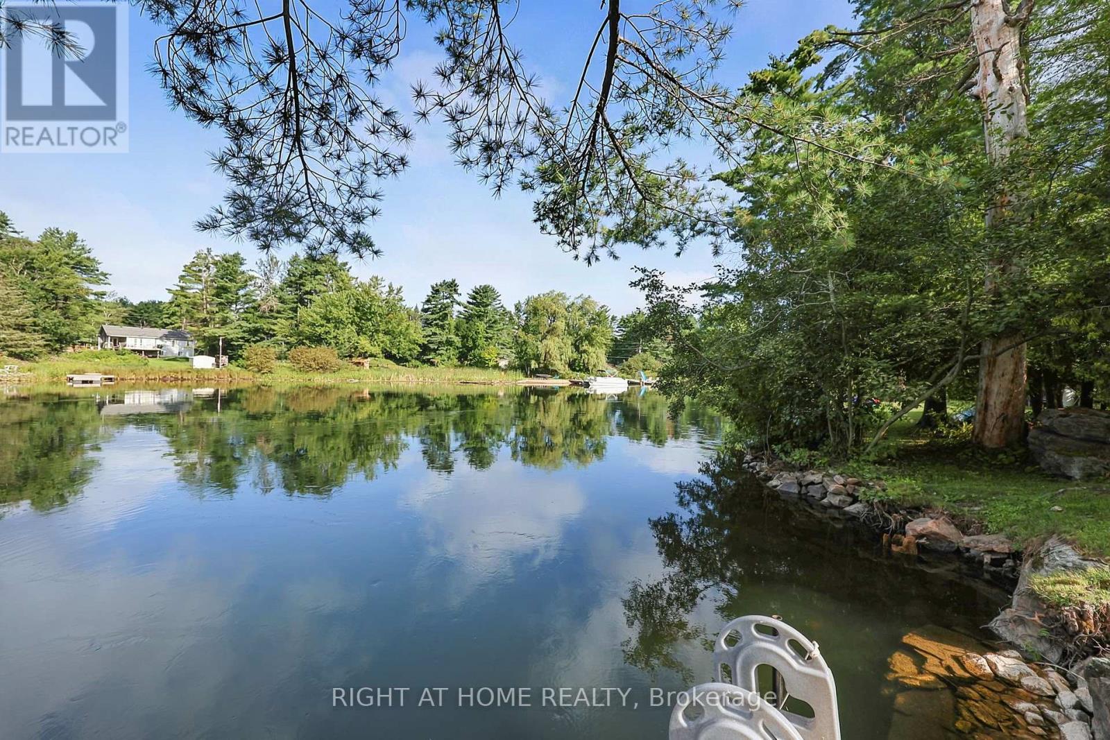 8168 LAIDLAW AVENUE - Image 25