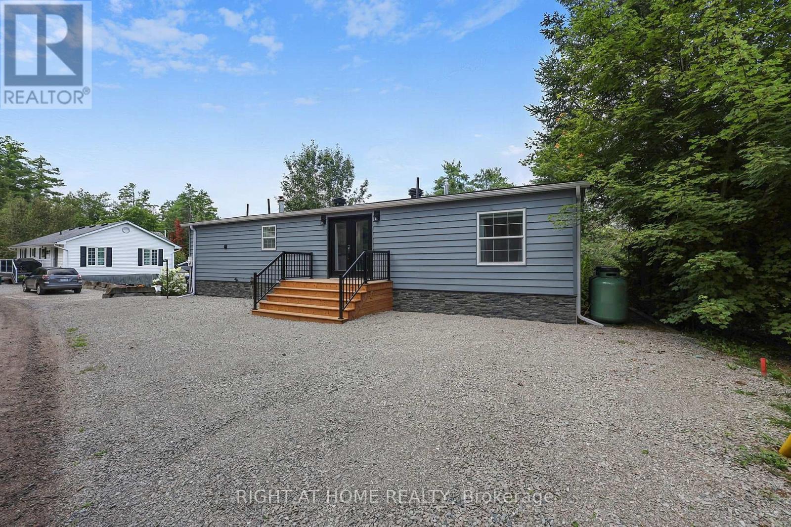 8168 LAIDLAW AVENUE - Image 37