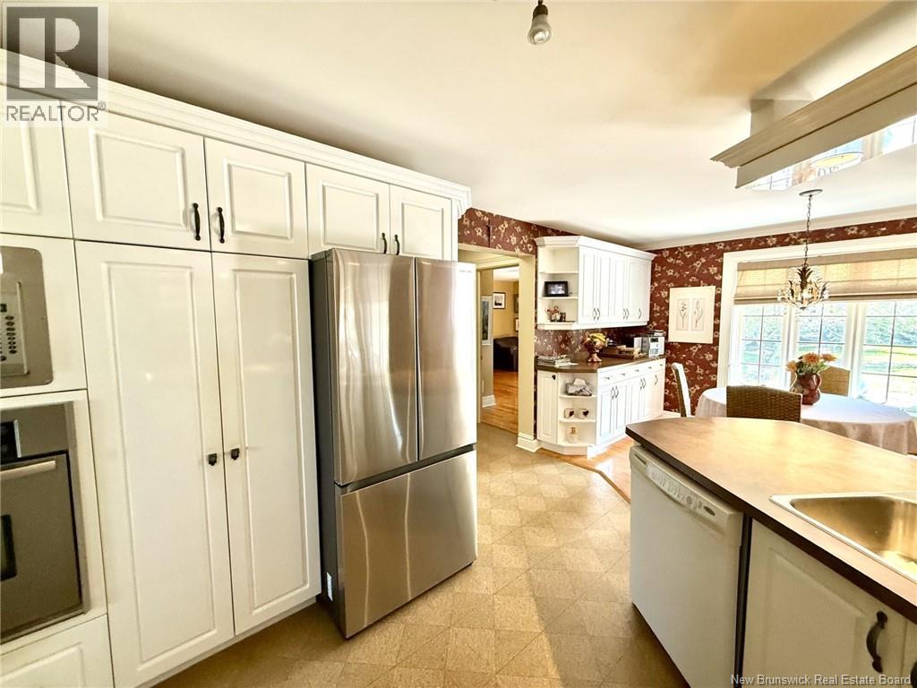 728 Boul. St-Pierre Ouest - Image 22