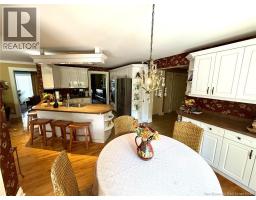 728 Boul. St-pierre Ouest, Caraquet, NB E1W1A1 Photo 20