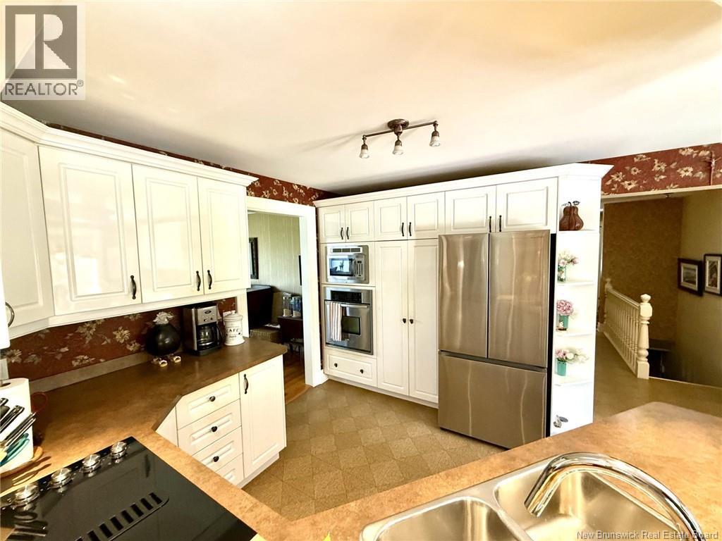 728 Boul. St-Pierre Ouest - Image 24