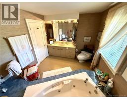 728 Boul. St-pierre Ouest, Caraquet, NB E1W1A1 Photo 36