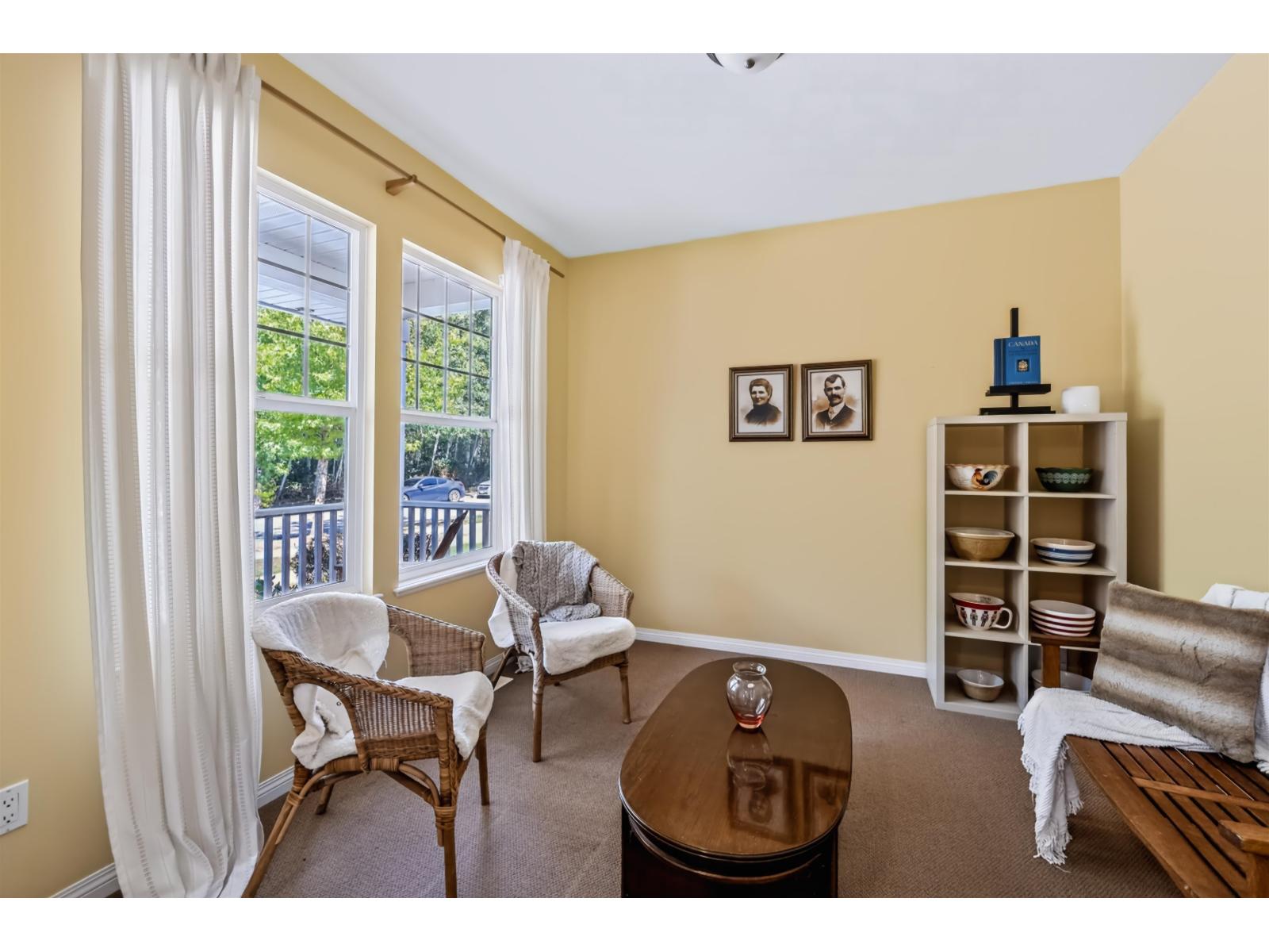 36256 STEPHEN LEACOCK Drive, Abbotsford, British Columbia, V3G3C4, Abbotsford, British Columbia — photo 4 of 5