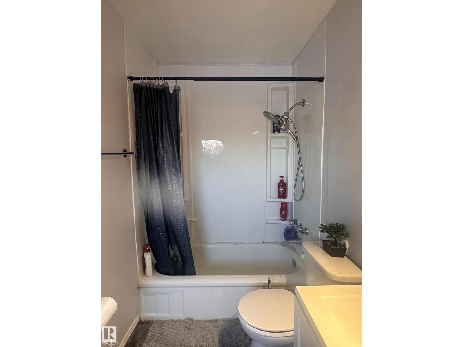 5128 52 Street - Photo 37