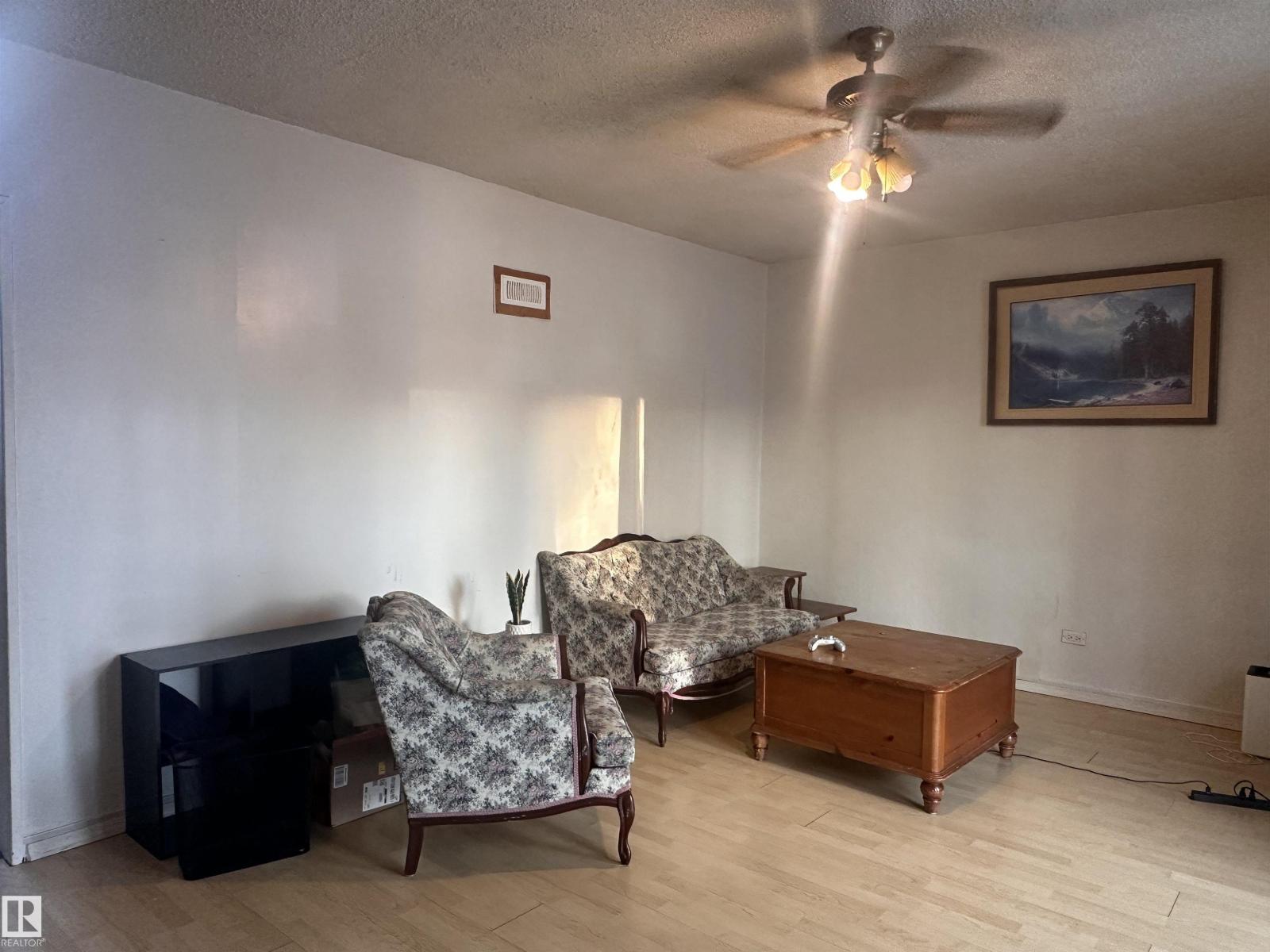 5128 52 Street - Photo 16