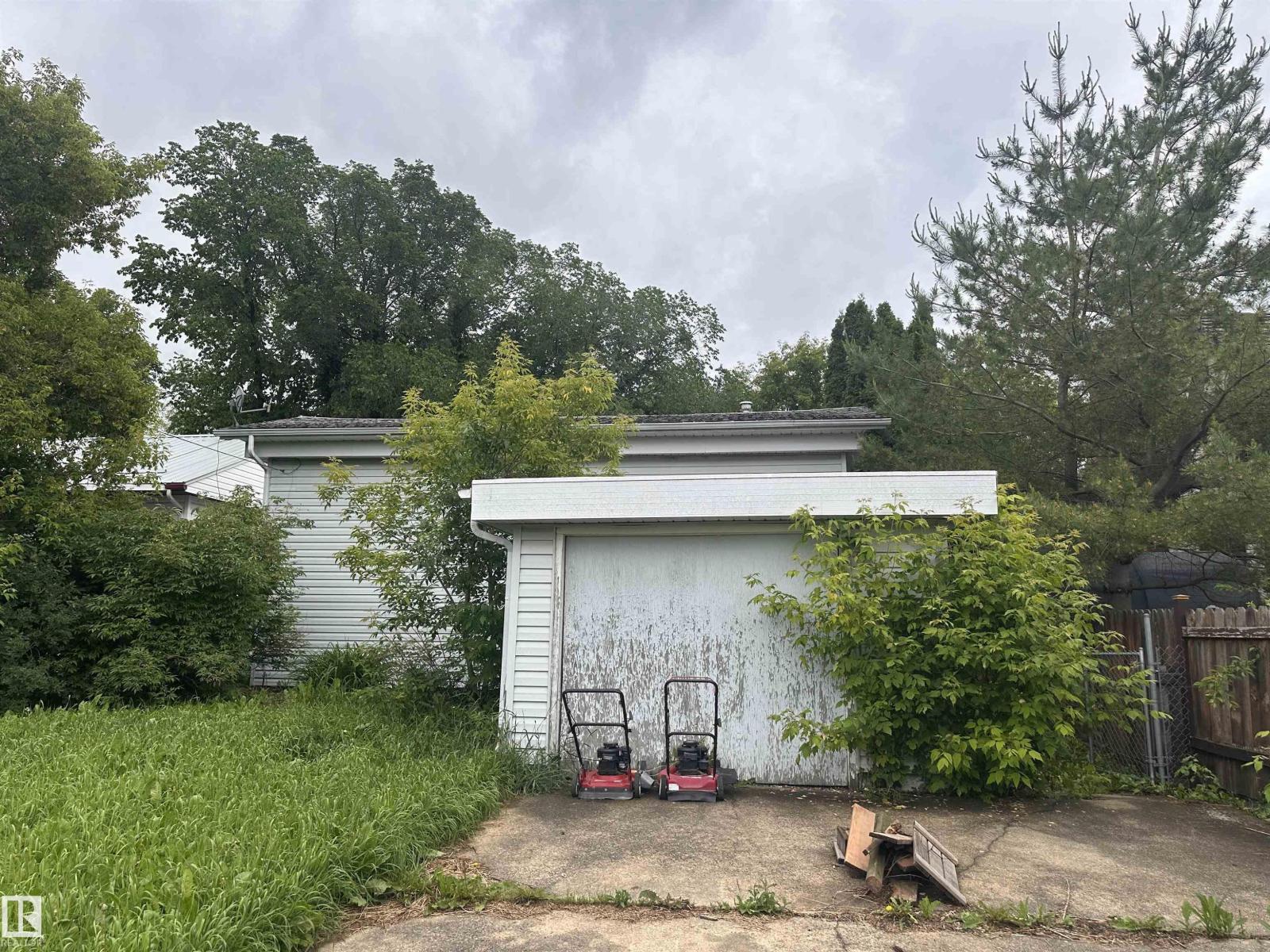 5128 52 Street - Photo 6