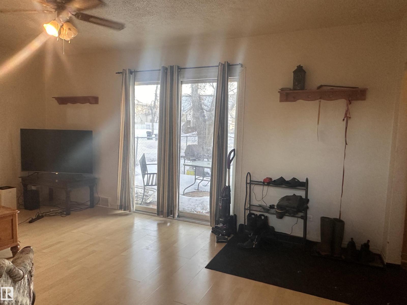 5128 52 Street - Photo 15