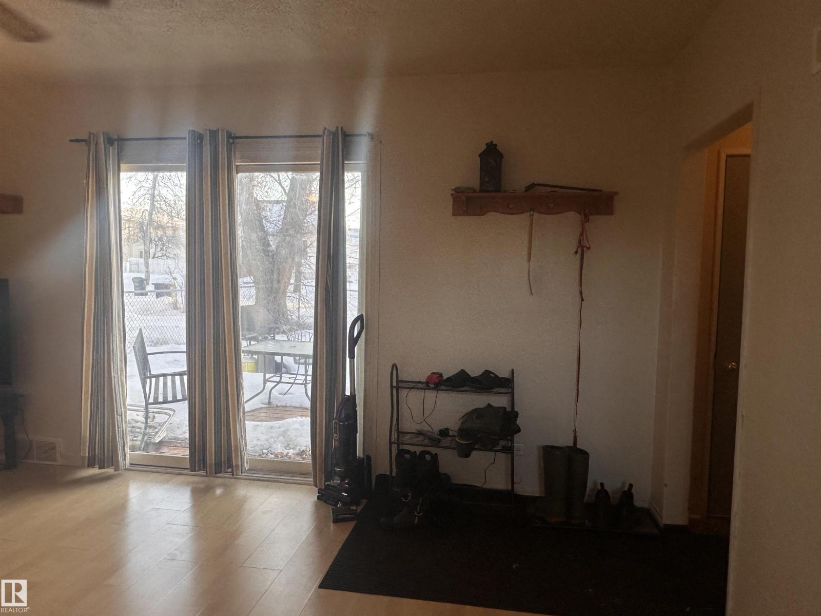 5128 52 Street - Photo 14