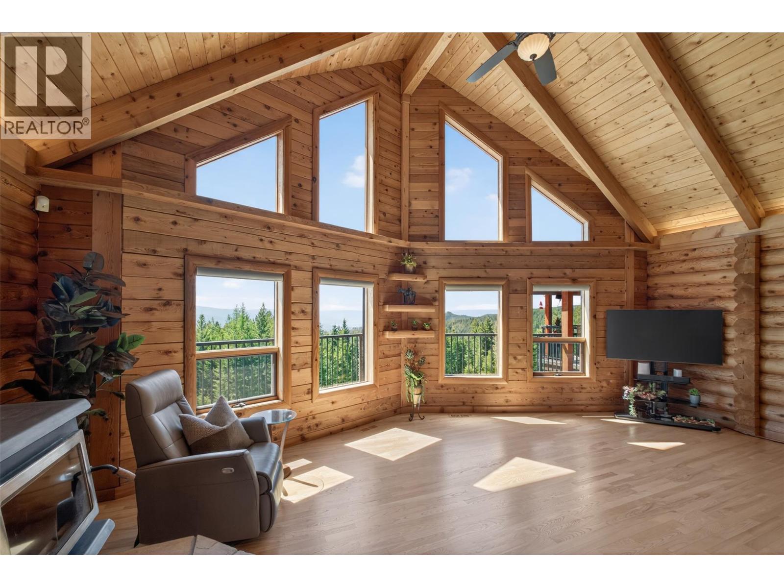 7319 Trapper Court, Kelowna