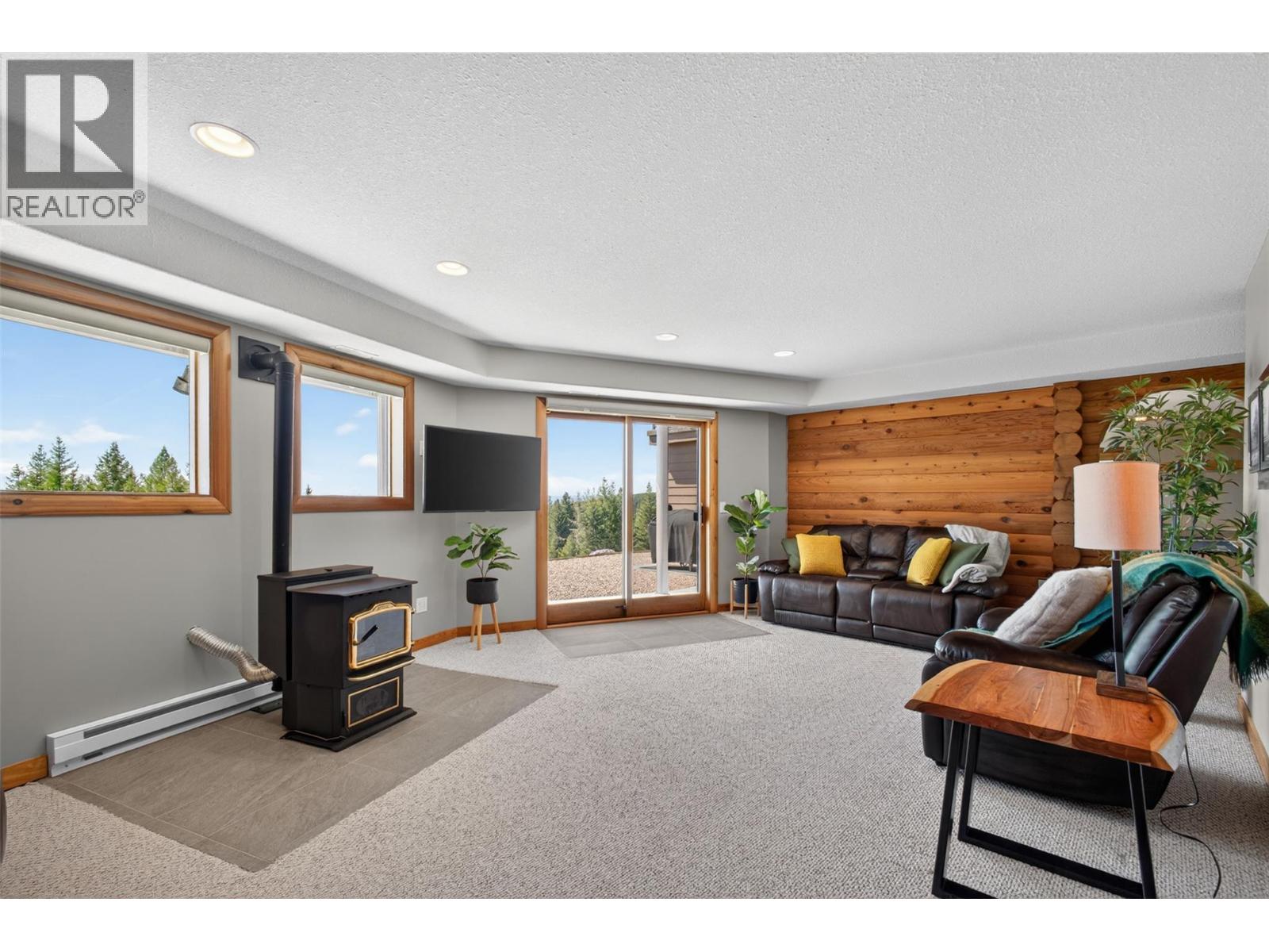 7319 Trapper Court, Kelowna