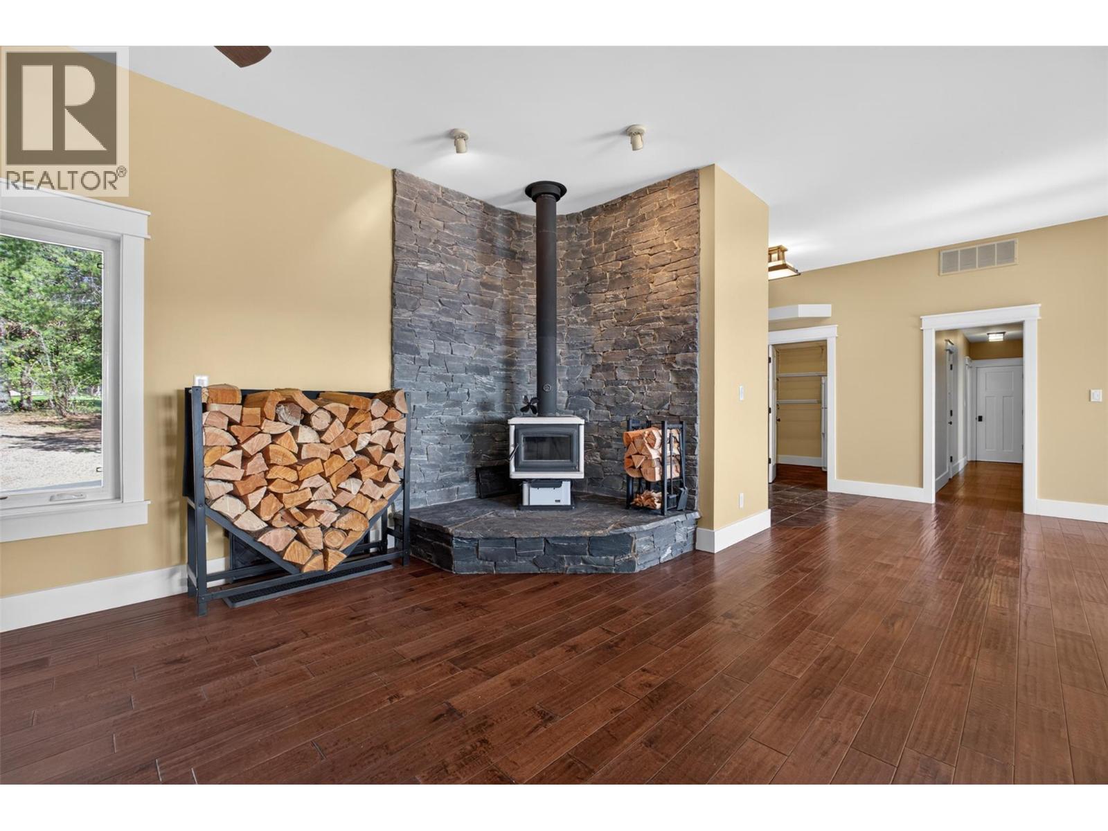 7319 Trapper Court, Kelowna