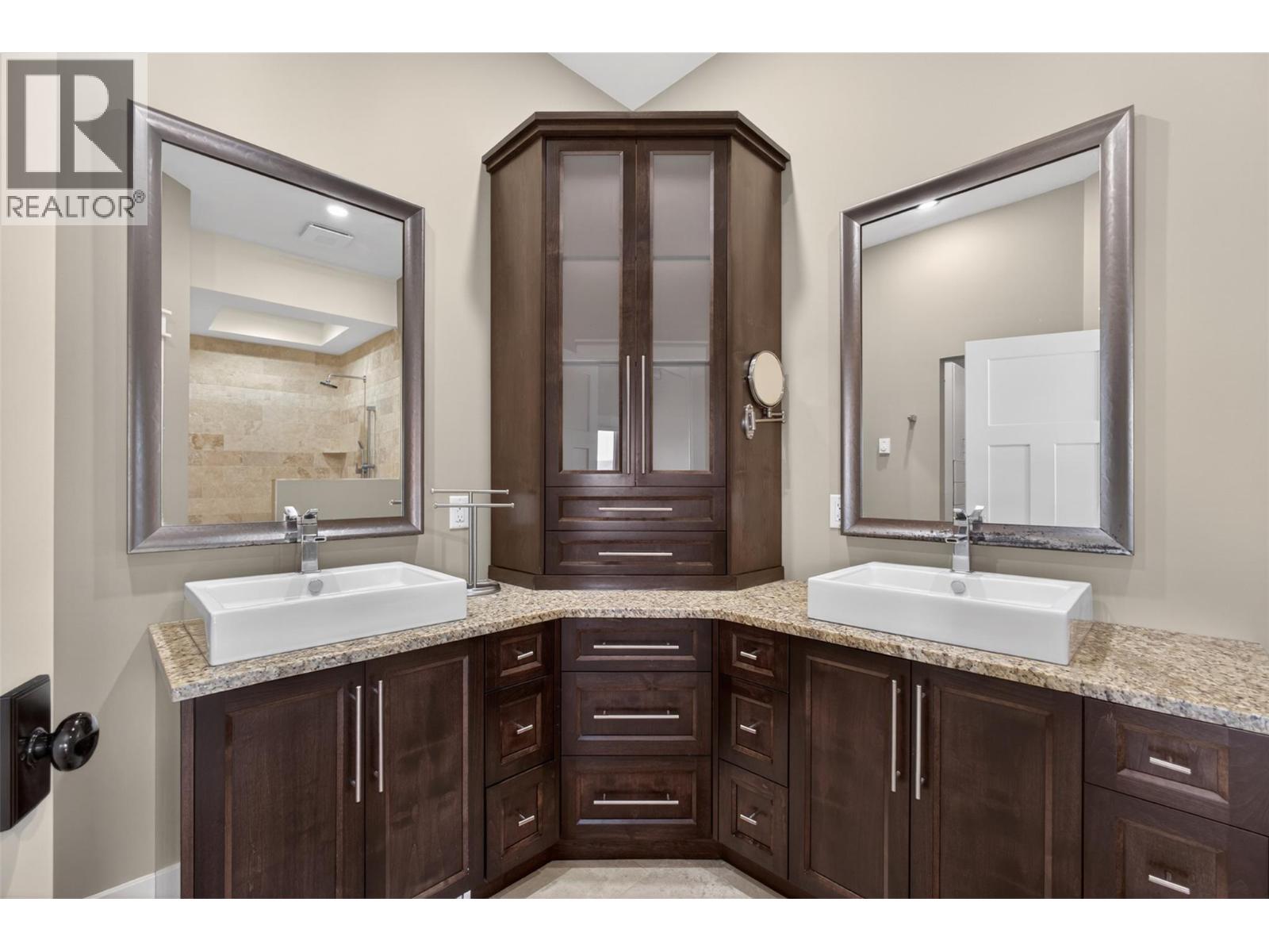 7319 Trapper Court, Kelowna
